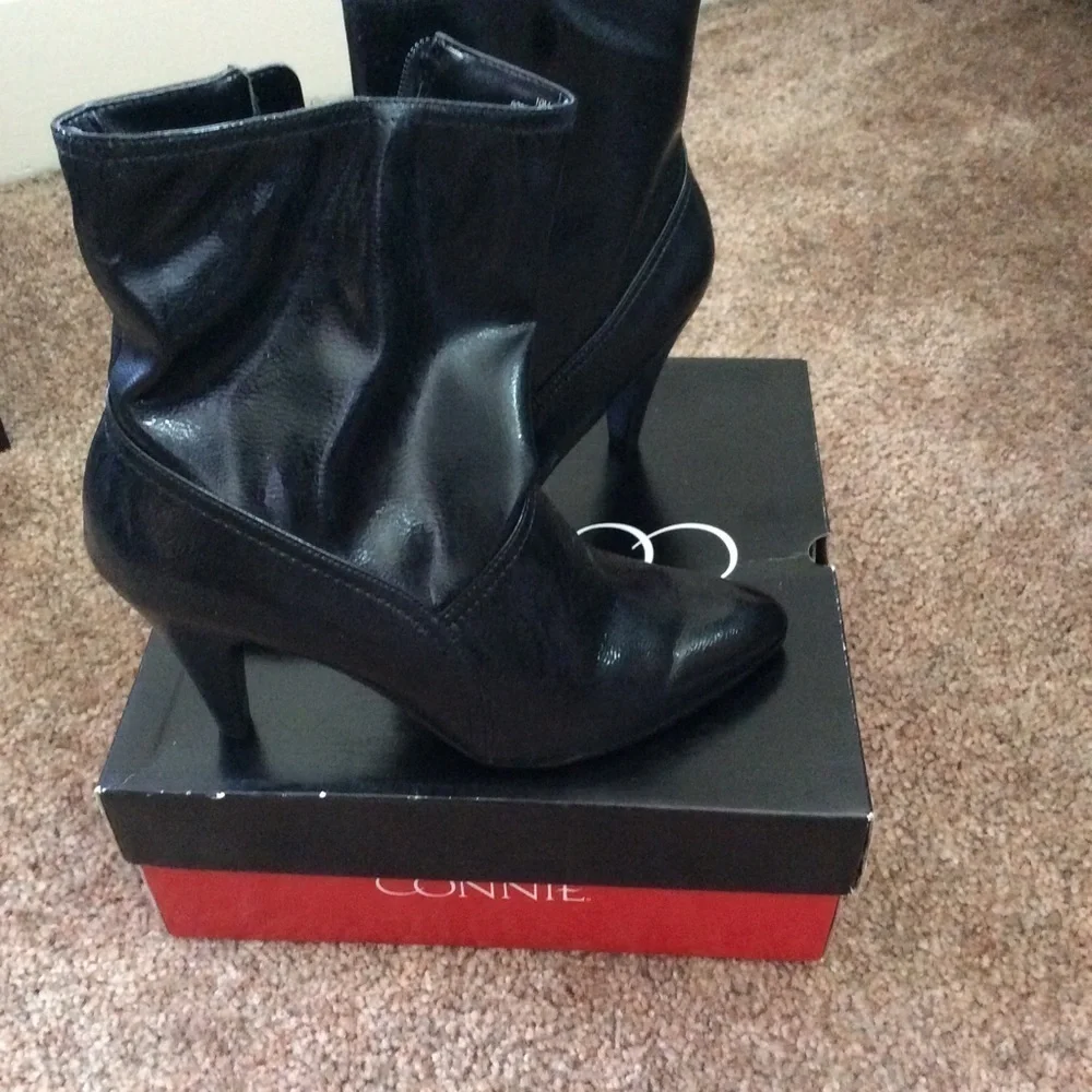 Connie‎ pleather boots